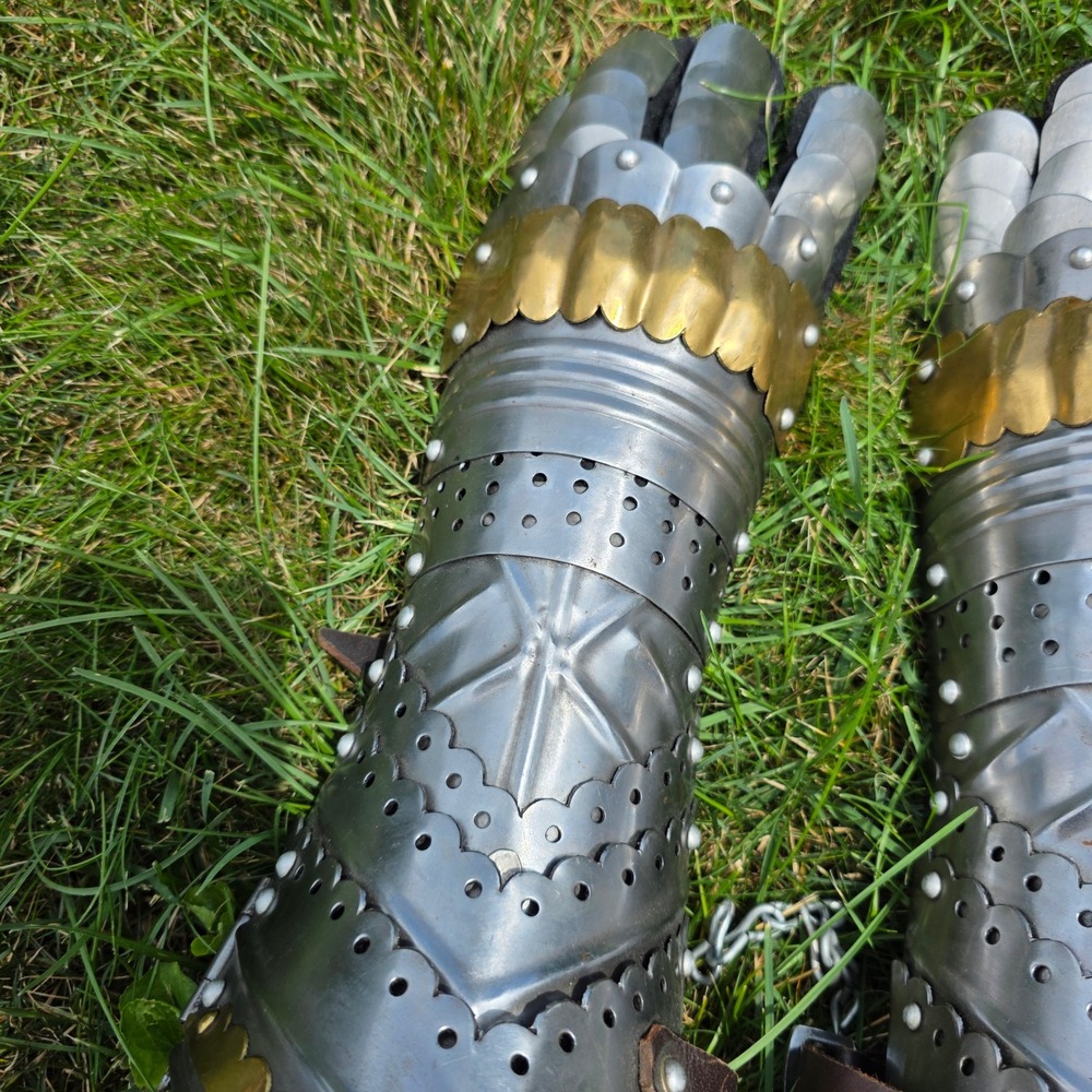 Medieval Articulated Steel Gauntlets Brass Accents Knight Armor LARP SCA Pair - Picture 2 of 11